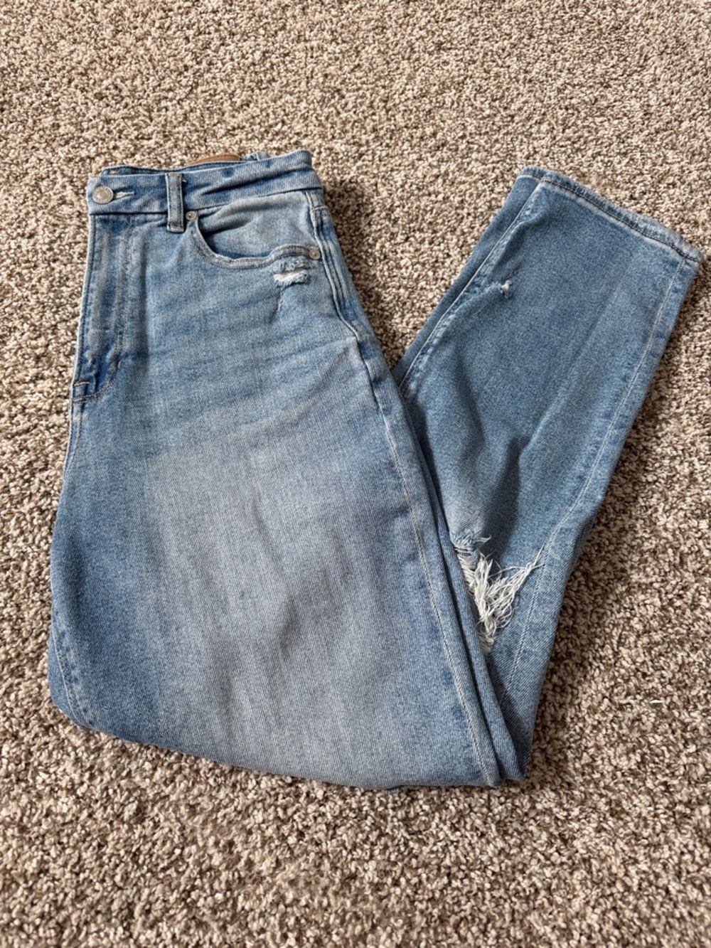 American Eagle Outfitters Light Blue Distressed Curvy Mom Jeans